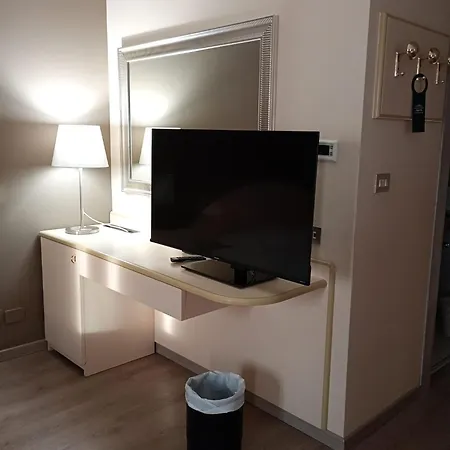 Des Alpes Hotell 3*