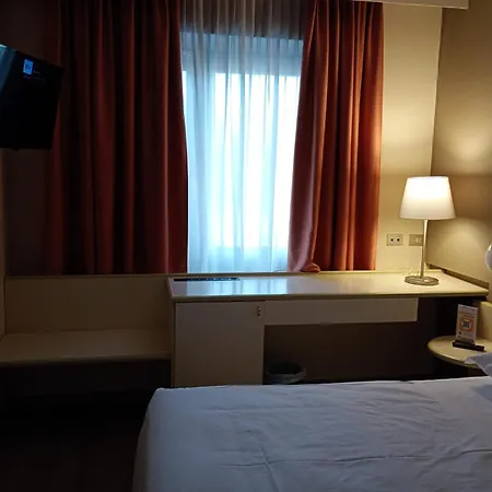 Hotel Des Alpes 3*